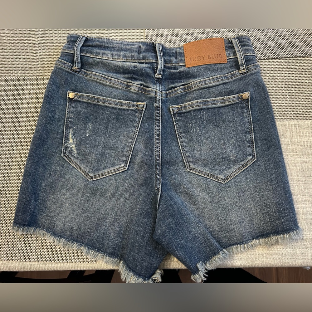 Judy Blue Dark Wash Denim Shorts - Picture 2 of 3